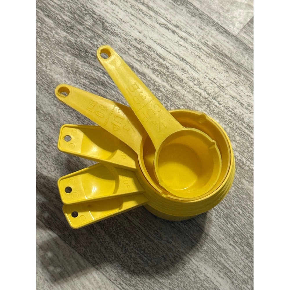 Vintage Tupperware Yellow Measuring Cups Set Harvest‎ Gold Nesting 5 Pieces